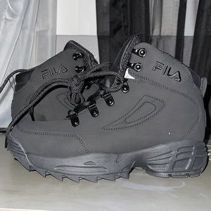 New Kid’s Fila Boots: Unknown Territory 5.5